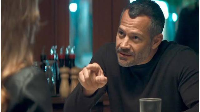 Agno entrega armações de Vivi para Fabiana