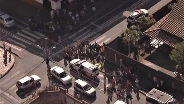 Menina de 5 anos é morta a facadas na frente de escola em Minas Gerais