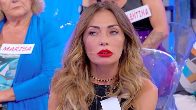 Uomini e Donne over: Ida racconta che Riccardo si è addormentato a letto