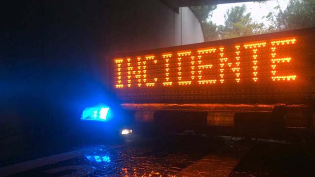 Calabria, moto si schianta contro una macchina: morto 24enne