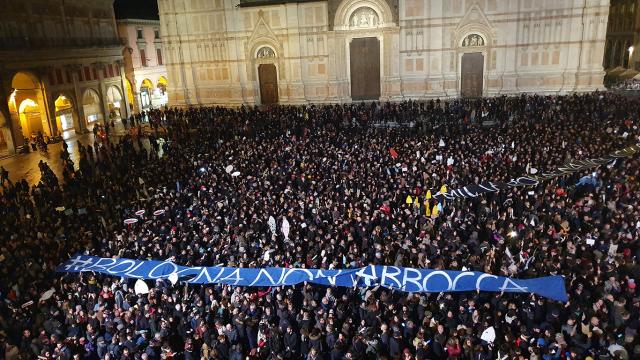 La sinistra vede con simpatia il movimento delle sardine