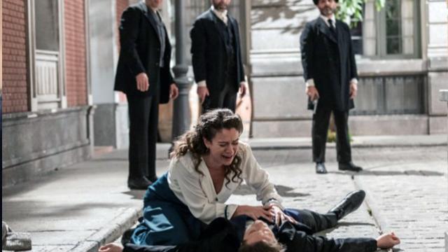 Una Vita, anticipazioni: Samuel ferito mortalmente per difendere Genoveva 