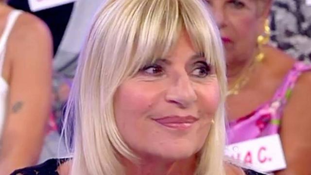 Spoiler Uomini e Donne: Gemma rivela che Juan si è addormentato al suo fianco