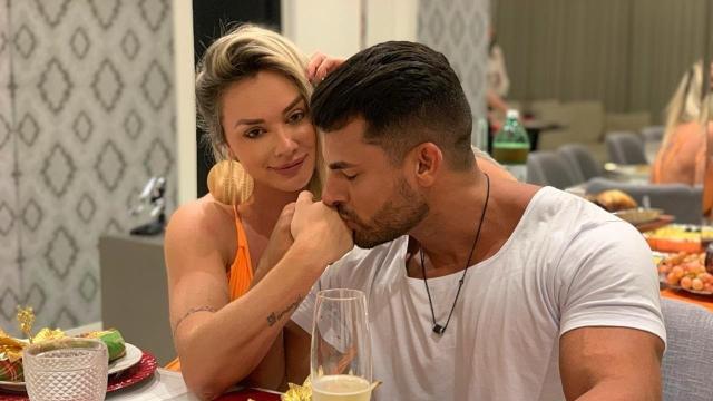 5 famosos que começaram 2020 assumidíssimos 