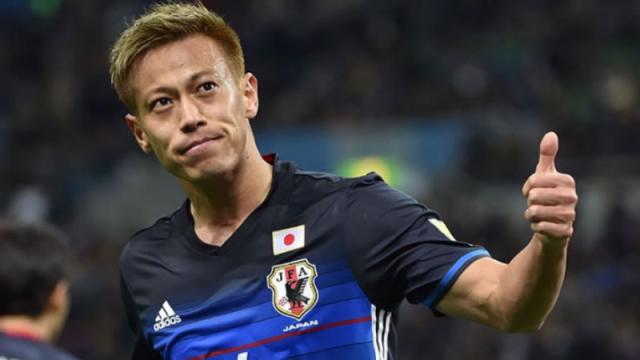 Botafogo anuncia a contratação do japonês Honda