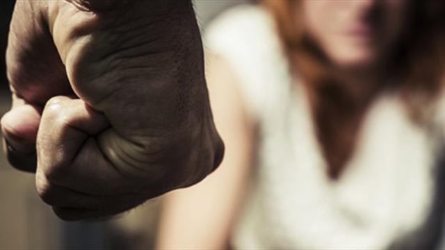 Ravenna, 24 enne picchia una ragazza che avrebbe rifiutato le sue avance