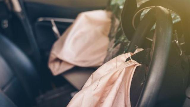 Pisa, incidente stradale: esplode l'airbag e muore bimbo di 2 mesi