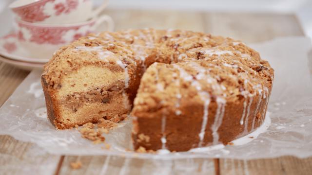 Simple and delicious classic coffee cake recipe