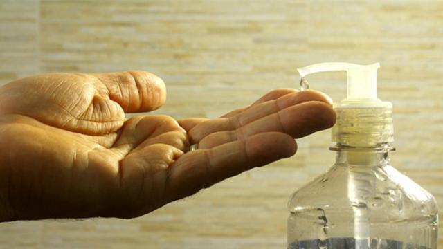 Álcool em gel caseiro  receita do naturopata do Hospital Albert Einstein 