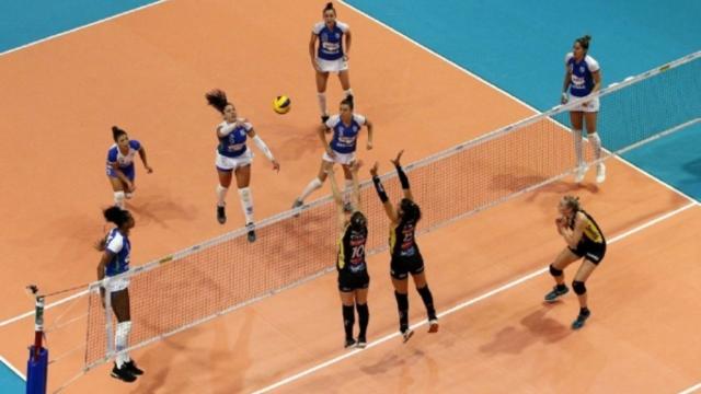 O retorno da Superliga feminina foi marcado por cinco jogos