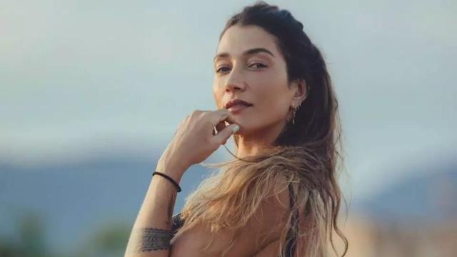 Gabriela Pugliesi contrai o coronavírus em casamento de irmã