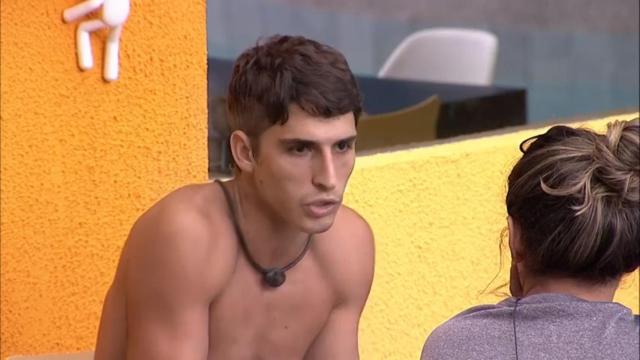 'BBB 20': Prior livra Daniel do paredão e internet não perdoa