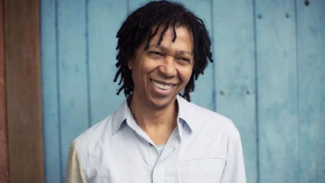 Cinco cantores brasileiros que são regidos pelo signo de aquário