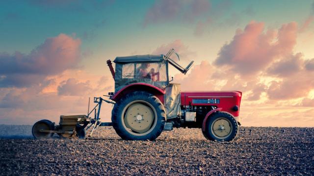 Catanzaro: perde la vita un uomo di 40 anni schiacciato da un trattore