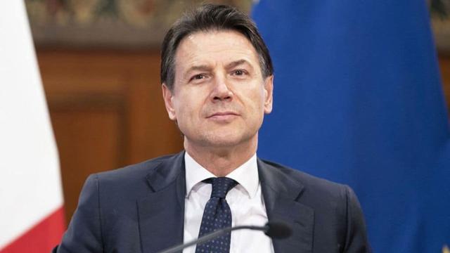 Giuseppe Conte ringrazia gli operatori sanitari che hanno rispetto all'appello del Governo