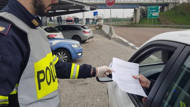 Coronavirus: per la terza volta cambia l'autocertificazione