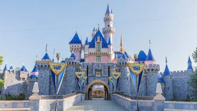 Coronavirus: Disney closes its theme parks indefinitely in Anaheim and Orlando 