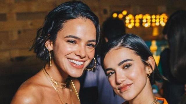 Bruna Marquezine rebate comentários à cantora e amiga Manu Gavassi