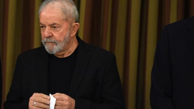 Lula critica presidente e pede 