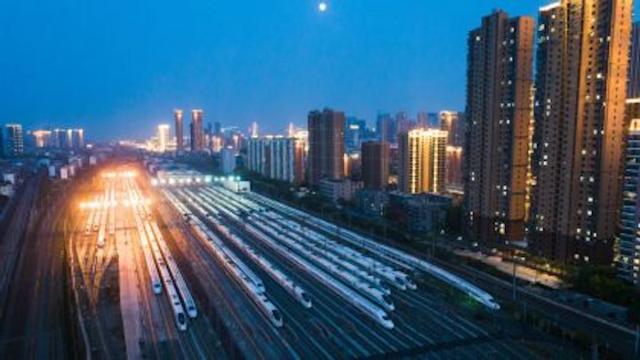 Wuhan recupera la normalidad con restricciones leves