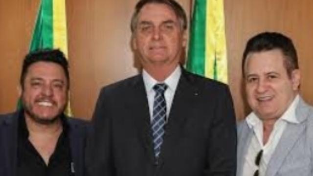 Live de Bruno e Marrone faz sucesso e tem até homenagem ao presidente 