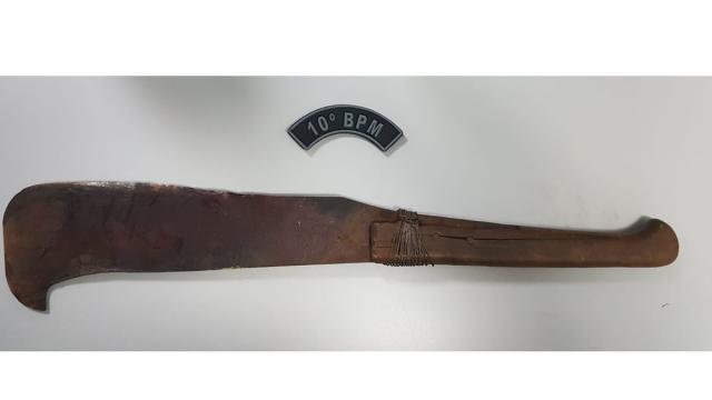 Homem é preso em MS suspeito de matar a mãe com golpes de facão 