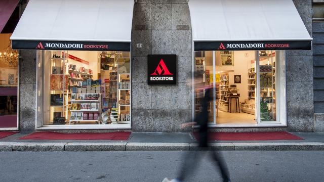 Cosenza: oggi, 15 aprile la Feltrinelli rimane chiusa, apre la Mondadori