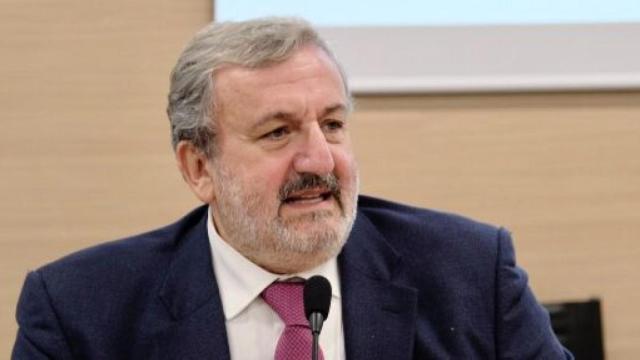 Puglia, Emiliano sulla stagione estiva: 'Si sta lavorando per organizzare i lidi'