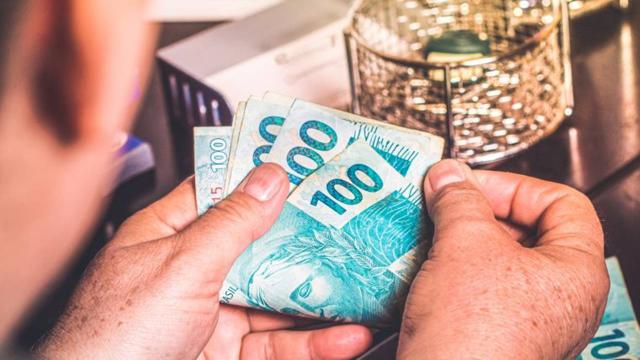 Maneiras de movimentar o dinheiro que foi recebido do auxílio emergencial