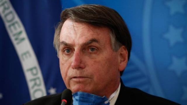 Ex-mulher de Jair volta ao Brasil depois de receber intimação do Ministério Público