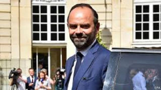 'Ce ne sera pas la vie d'avant le confinement', déclare le premier ministre