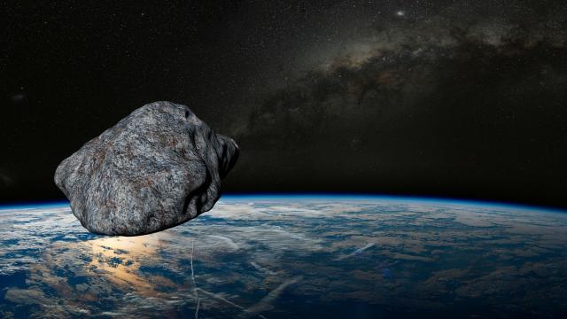 El 29 de abril pasará cerca de la tierra un asteroide con forma de mascarilla