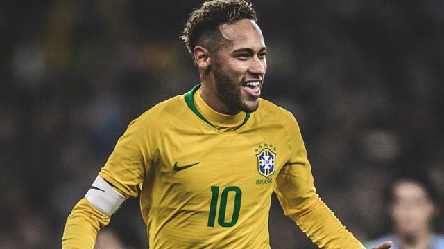 Neymar Junior recusa proposta milionária para permanecer na França