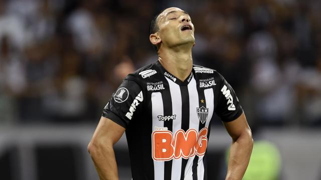 Ricardo Oliveira e outros cinco jogadores são afastados do elenco do Atlético Mineiro