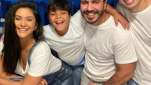 5 celebridades que iniciaram um romance na quarentena