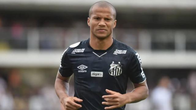 Grêmio volta a demostrar interesse por Carlos Sánchez