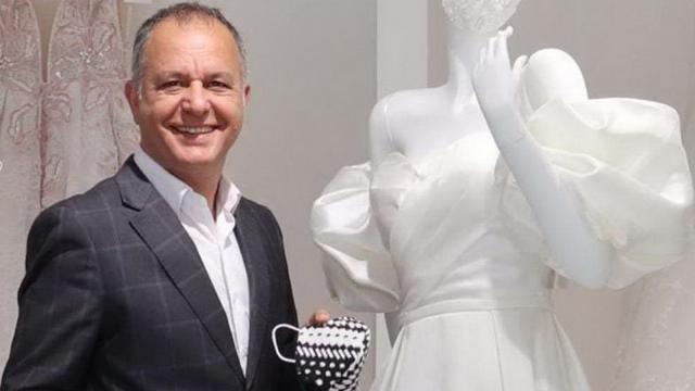 Mascherine di alta moda: l'idea dello stilista napoletano, per l'Associazione Salvamamme