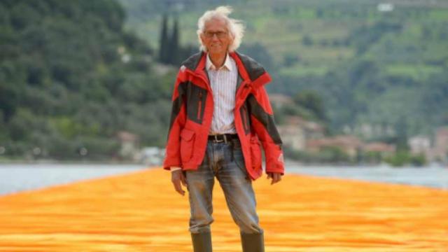 Addio a Christo, il creatore del The Floating Piers è deceduto a 84 anni