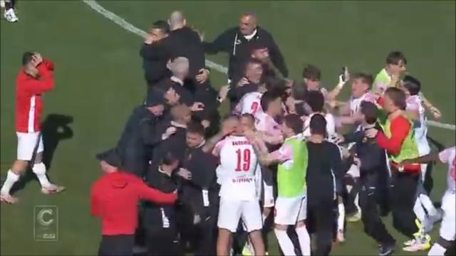 Serie C, il Benevento si prende tutto: vince il derby a Salerno e vola in B