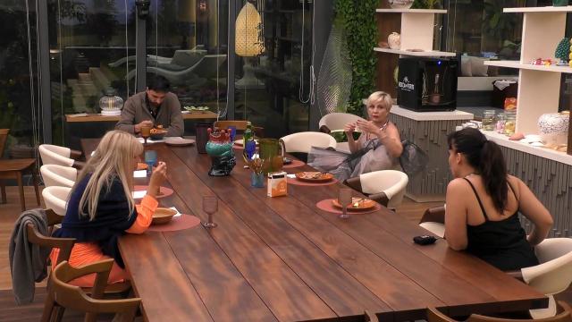 Grande Fratello VIP, è guerra aperta tra Alessandra Mussolini e Antonella Elia