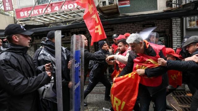 Turchia, ancora un Primo Maggio di violenze e scontri a Istanbul