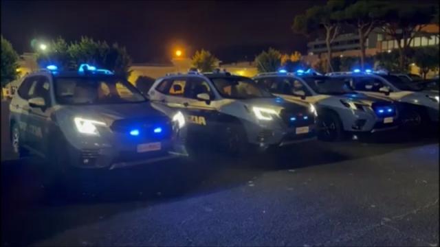 Droga e armi, la polizia smantella un'organizzazione criminale a Latina