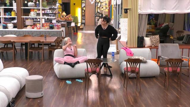 Grande Fratello Vip, Antonella Elia attacca Francesca Manzini: 'Sei negata'
