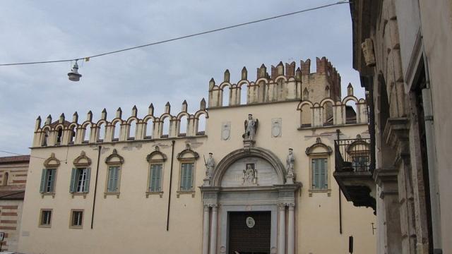 Verona, crisi di vocazioni: la diocesi apre alle donne nel ruolo di guide pastorali