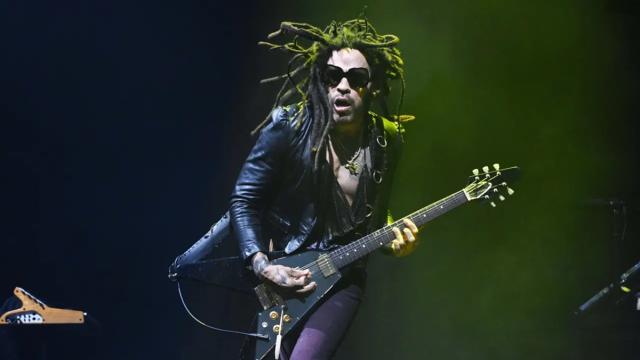 Firenze, la Visarno Arena in delirio per il concerto di Lenny Kravitz 