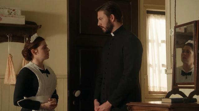 Spoiler La Promessa: Samuel torna in abito talare, Maria non si rassegna