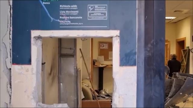 Assalti ai bancomat con esplosivi: i carabinieri arrestano 7 persone