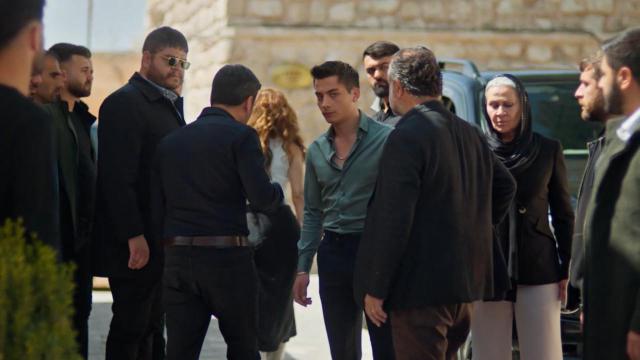 Anticipazioni Far Away: Kaya ferisce accidentalmente Demir