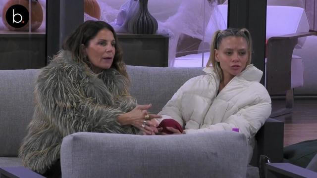Grande Fratello VIP, Marina si confida con Giulia: 'Alex è nervoso'